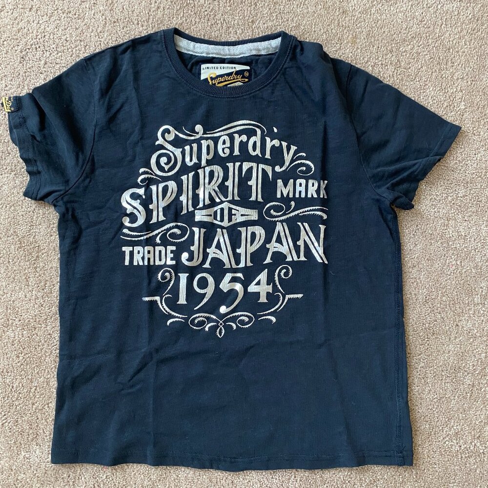 Superdry limited edition T-shirt - men's L size